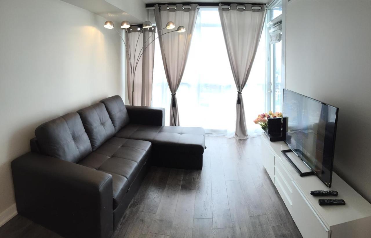 Stylish And Bright 2Br Condo In The Heart Of Downtown Торонто Экстерьер фото